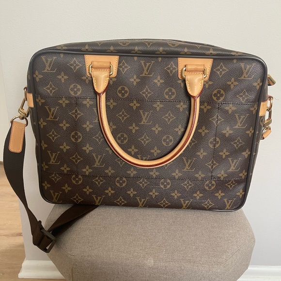 Authentic Louis Vuitton                          made in France. - Picture 2 of 10